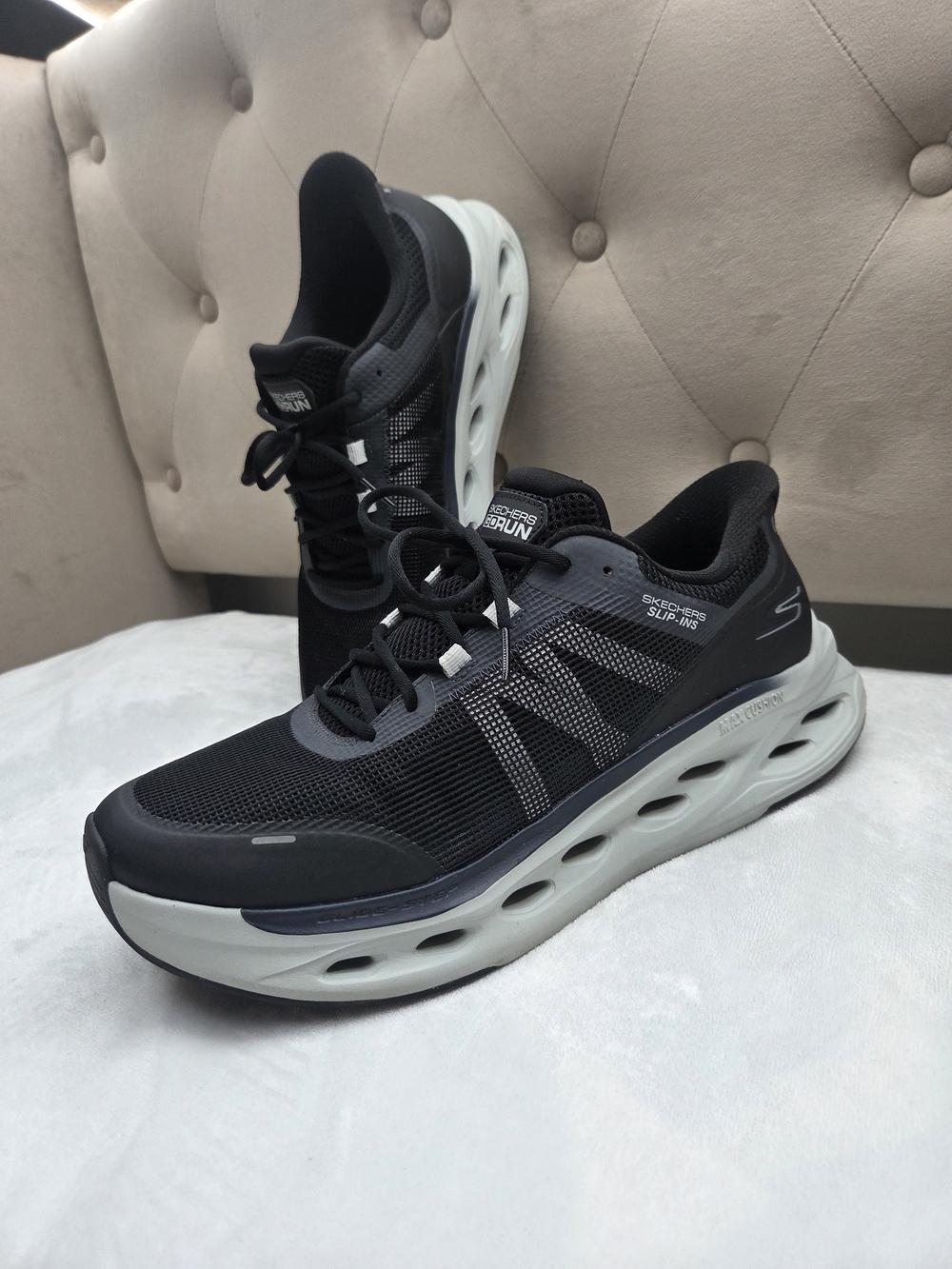 Skechers GO RUN Max Cushioning Slip-ins Men’s 12 Black Gray Running Shoes